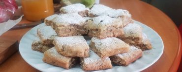 Prajitura vegana cu alune si nuci de post