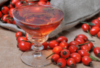 vin de macese - sursa photto Dreamstime